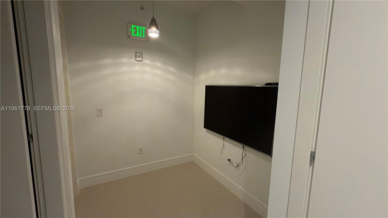 3250 NE 188th St , Unit 204, Aventura, FL 33180 Photo