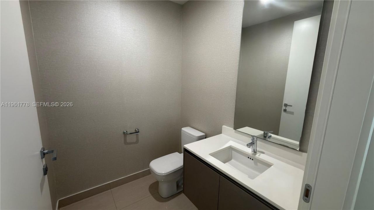 3250 NE 188th St , Unit 204, Aventura, FL 33180 Photo
