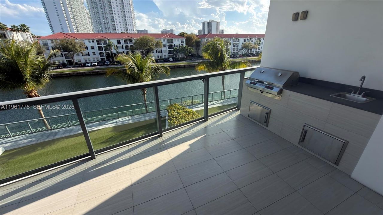 3250 NE 188th St , Unit 204, Aventura, FL 33180 Photo