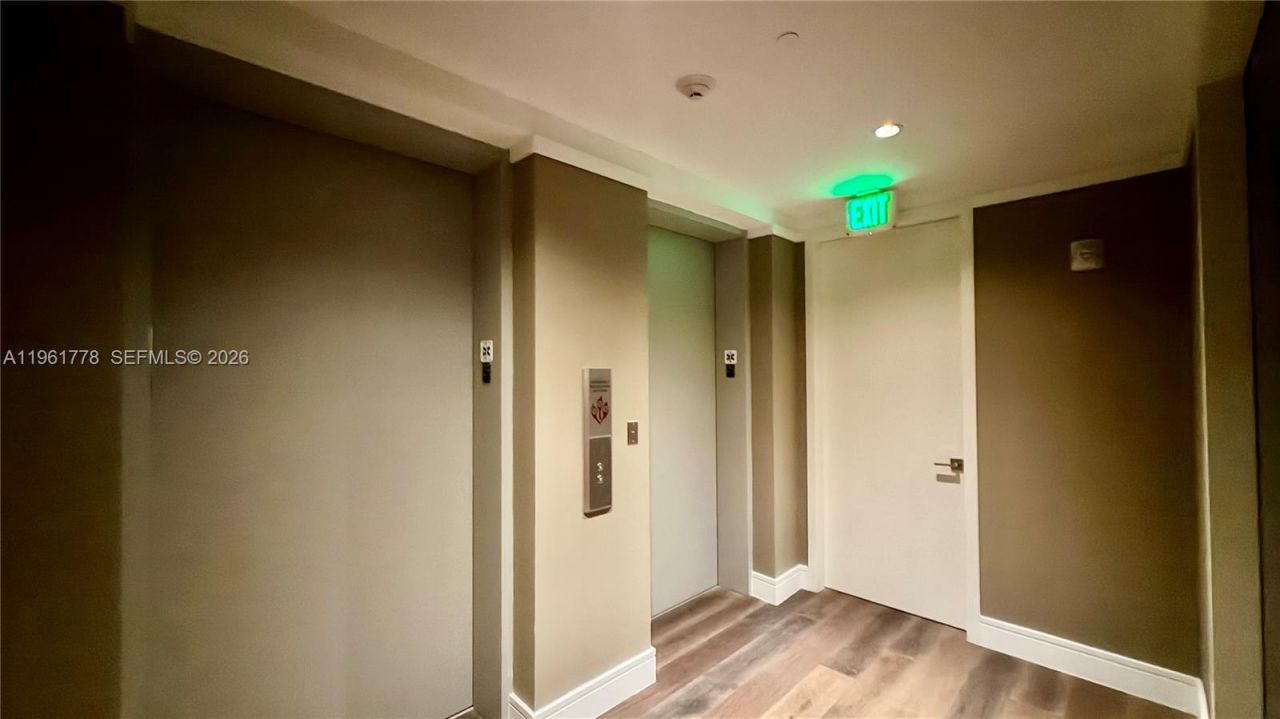 3250 NE 188th St , Unit 204, Aventura, FL 33180 Photo