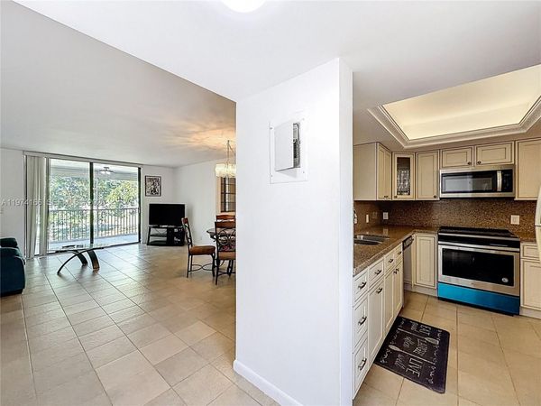 7331 NW 18th St, Unit 202, Margate, FL 33063