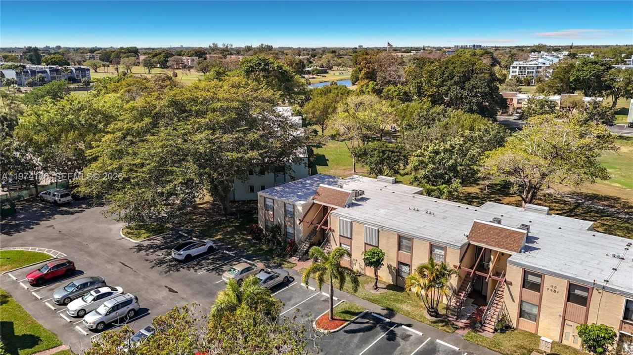 7331 NW 18th St, Unit 202, Margate, FL 33063 Photo