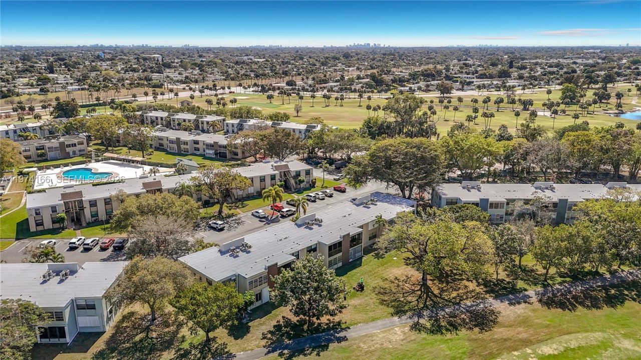 7331 NW 18th St, Unit 202, Margate, FL 33063 Photo