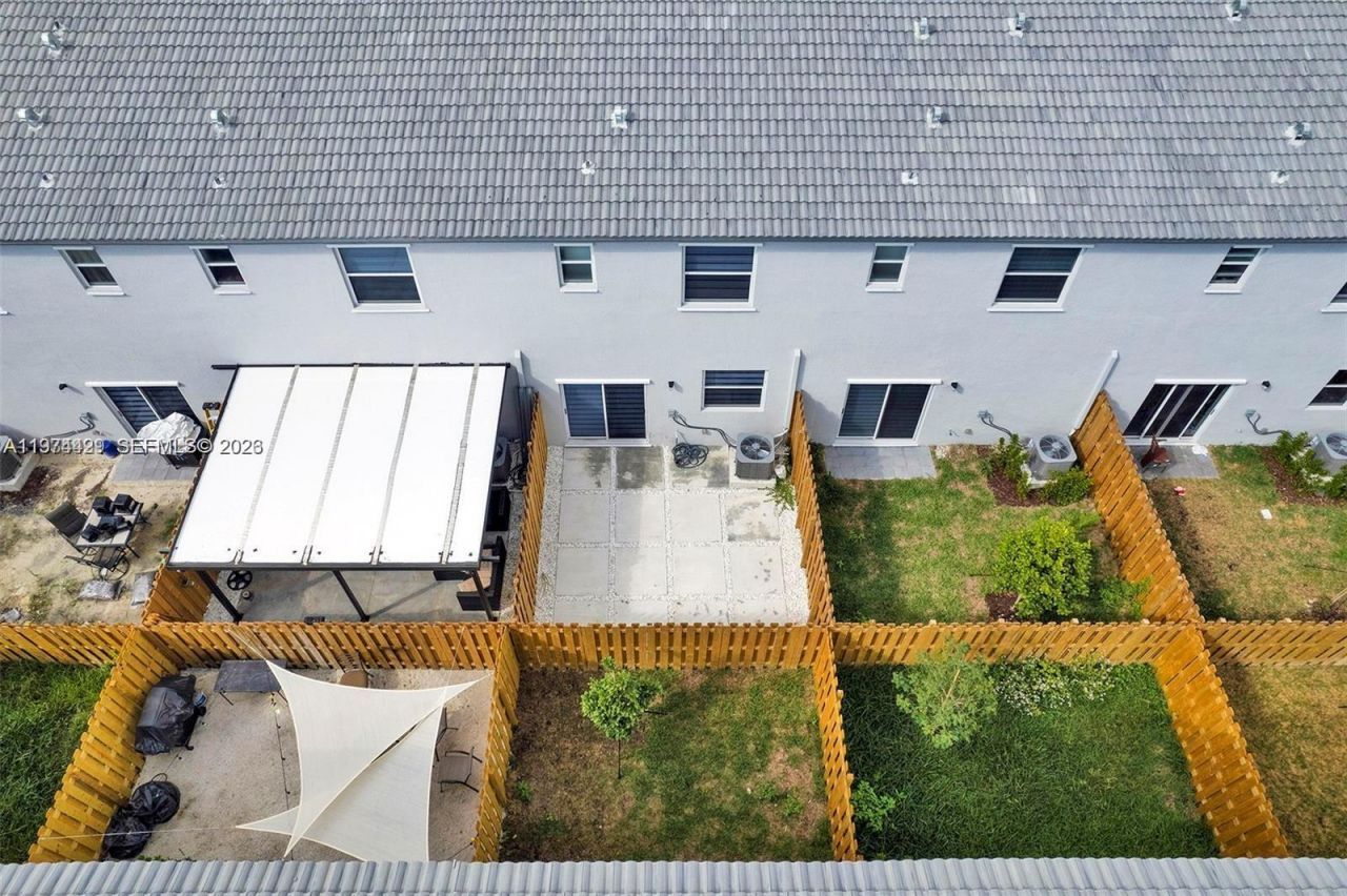 1757 SE 26th Ter , Homestead, FL 33035 Photo