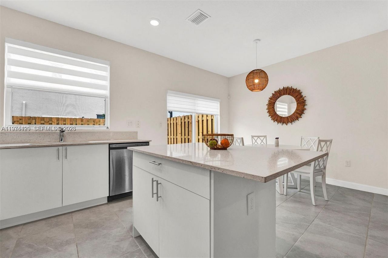 1757 SE 26th Ter , Homestead, FL 33035 Photo