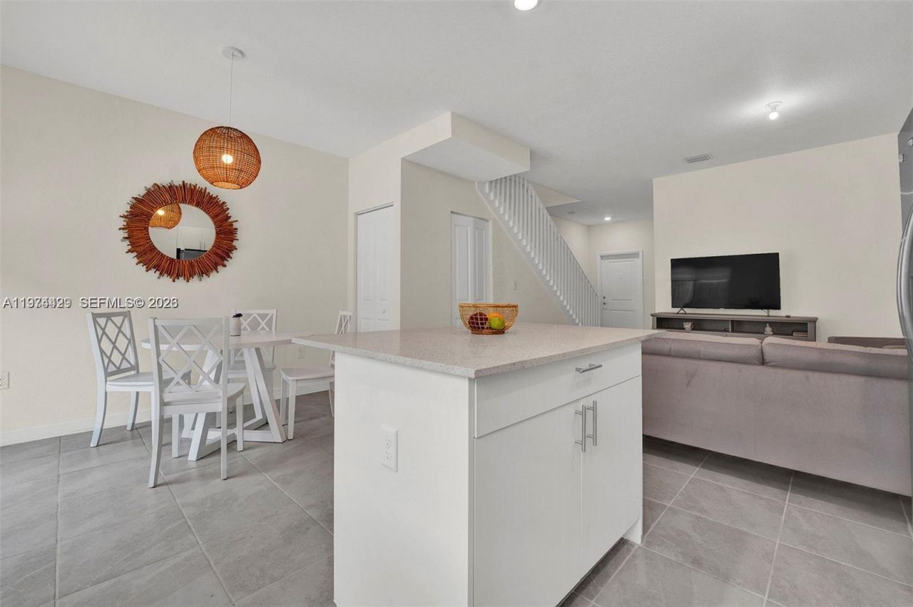 1757 SE 26th Ter , Homestead, FL 33035 Photo