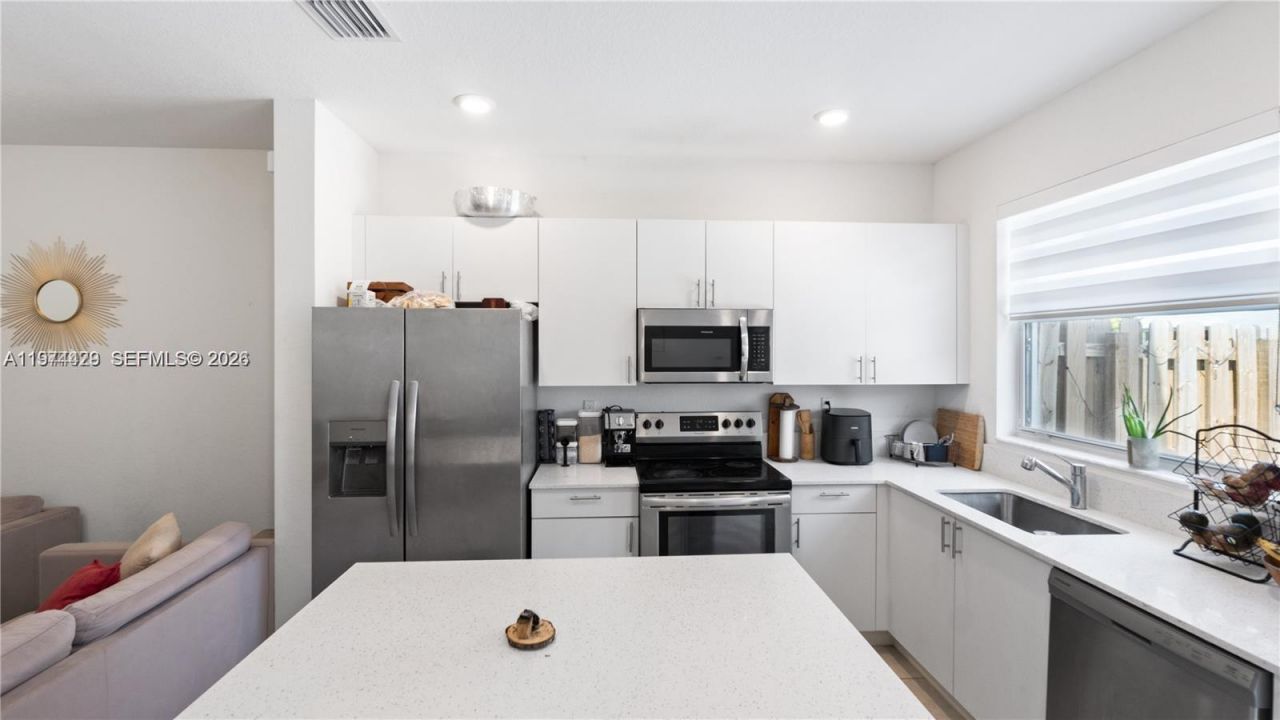 1757 SE 26th Ter , Homestead, FL 33035 Photo