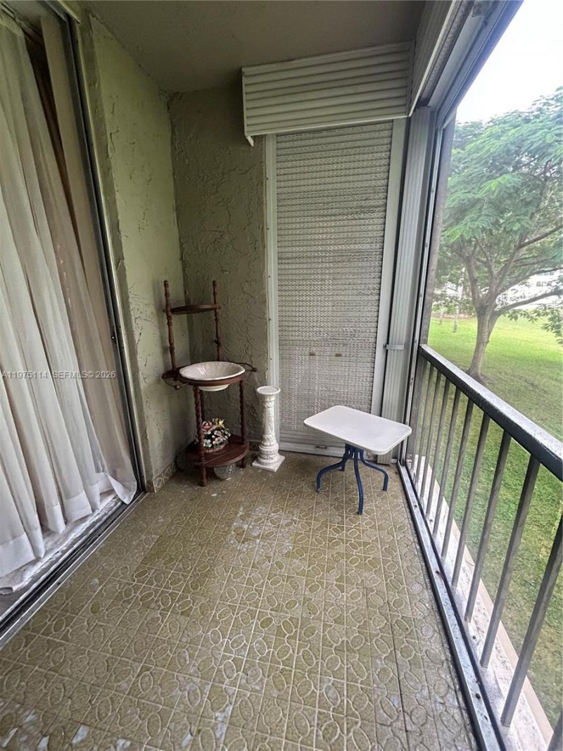 8962 S Hollybrook Blvd, Unit 202, Pembroke Pines, FL 33025 Photo