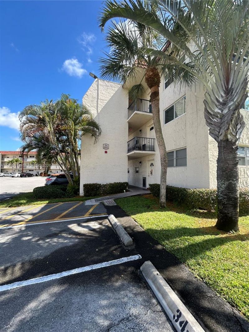 8962 S Hollybrook Blvd, Unit 202, Pembroke Pines, FL 33025 Photo