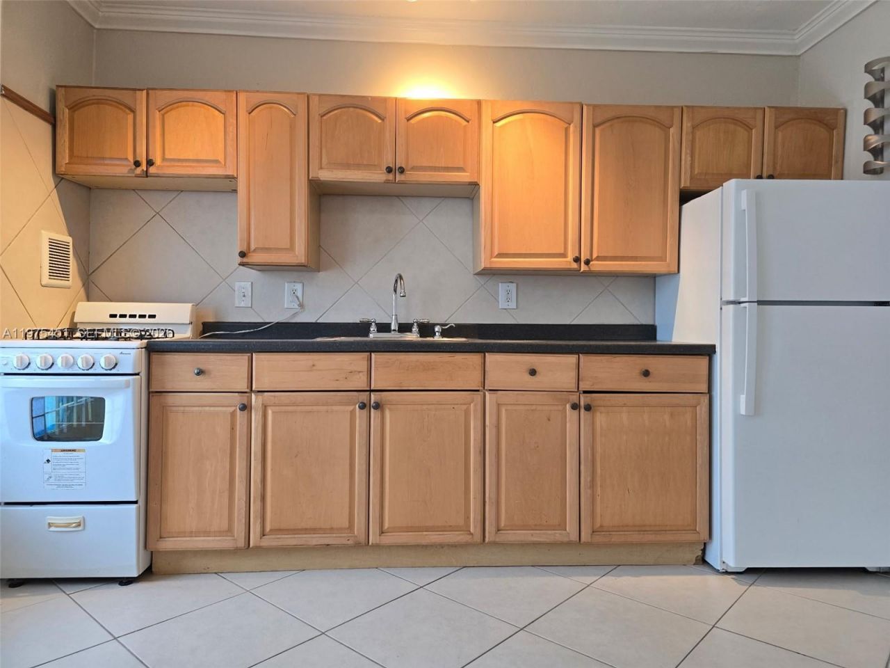 441 Collins Ave , Unit 19, Miami Beach, FL 33139 Photo