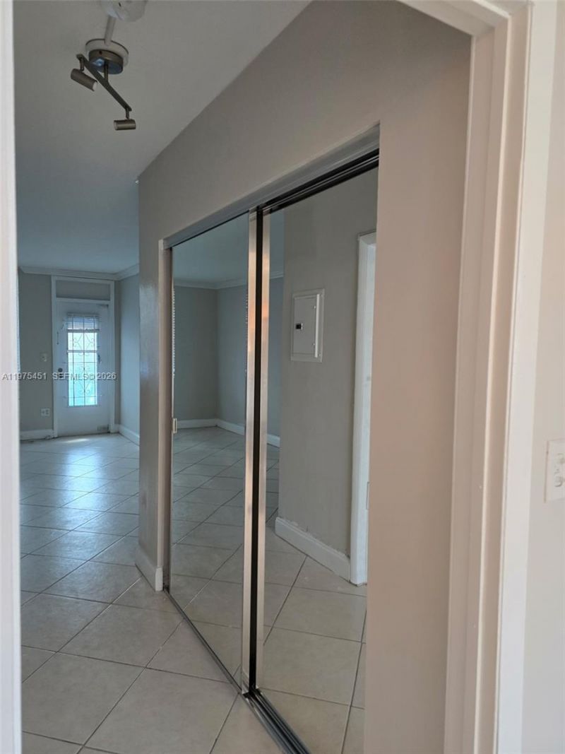 441 Collins Ave , Unit 19, Miami Beach, FL 33139 Photo