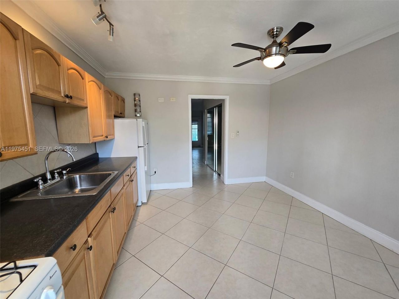 441 Collins Ave , Unit 19, Miami Beach, FL 33139 Photo