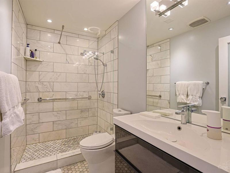 2200 Victory Parkway, Unit 2103, Cincinnati, OH 45206 Photo 17