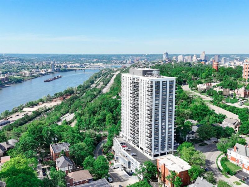 2200 Victory Parkway, Unit 2103, Cincinnati, OH 45206 Photo 3