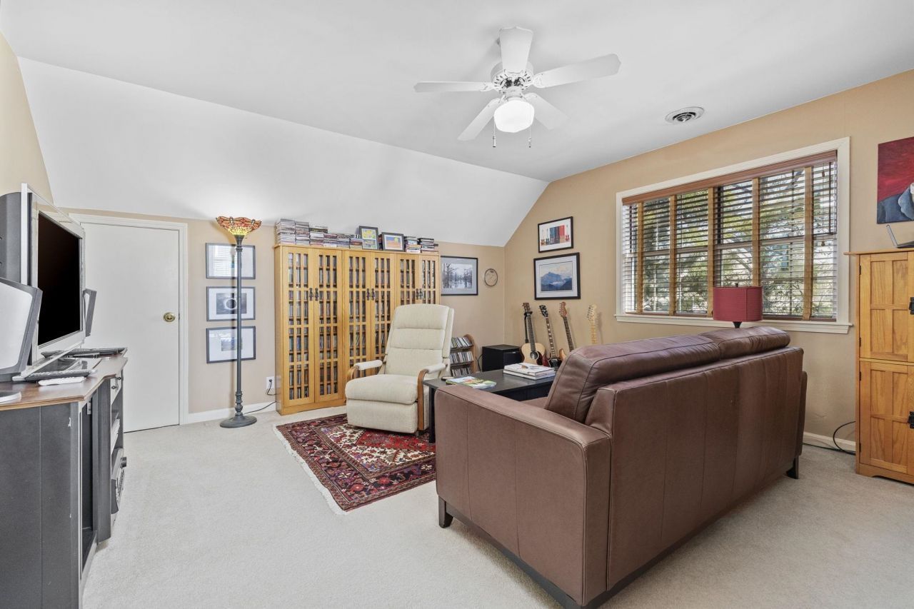 4616 Eyerly St. Photo 25