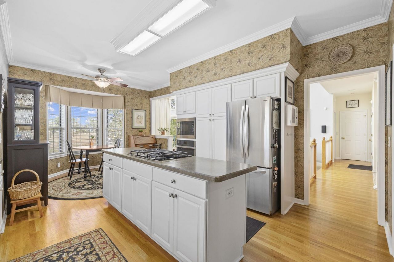 4616 Eyerly St. Photo 7