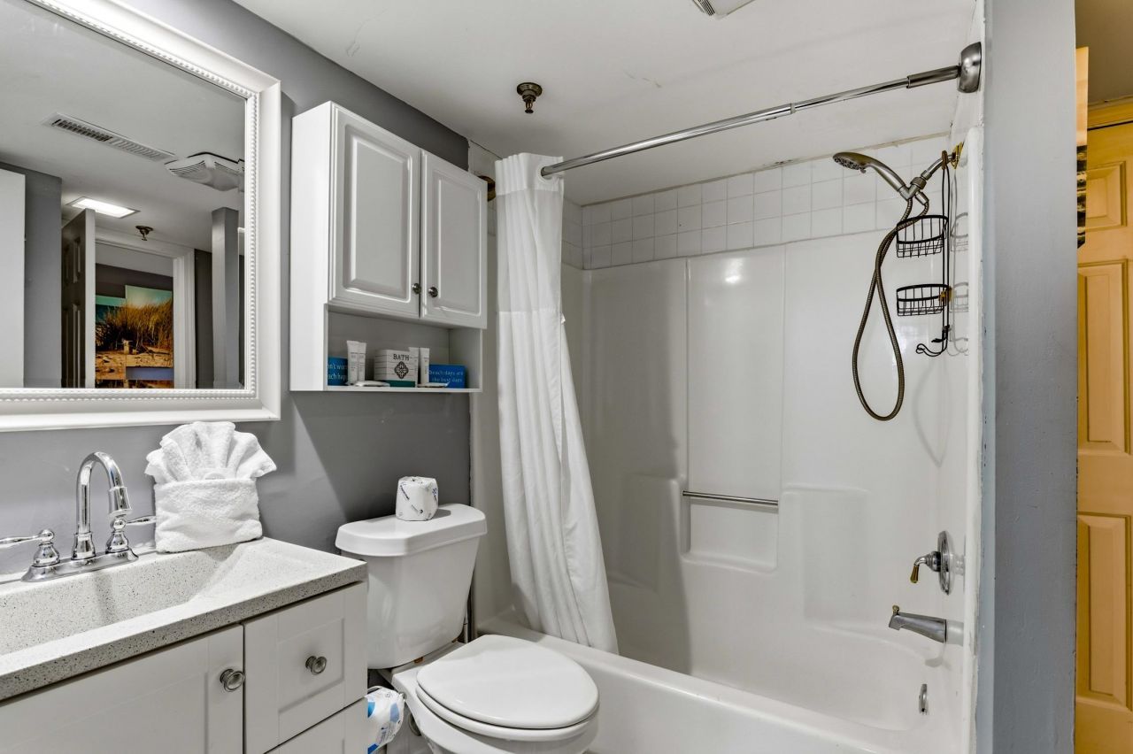 215 Atlantic Ave.  Photo 11