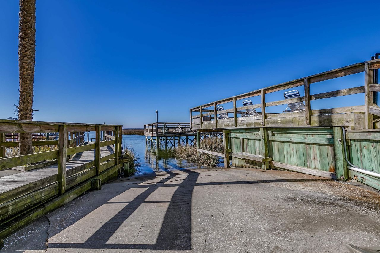 215 Atlantic Ave.  Photo 16