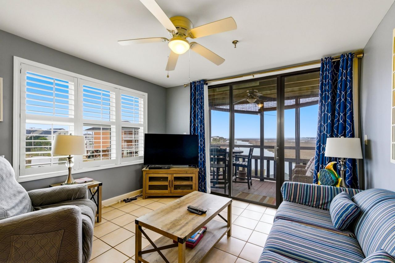 215 Atlantic Ave.  Photo 8