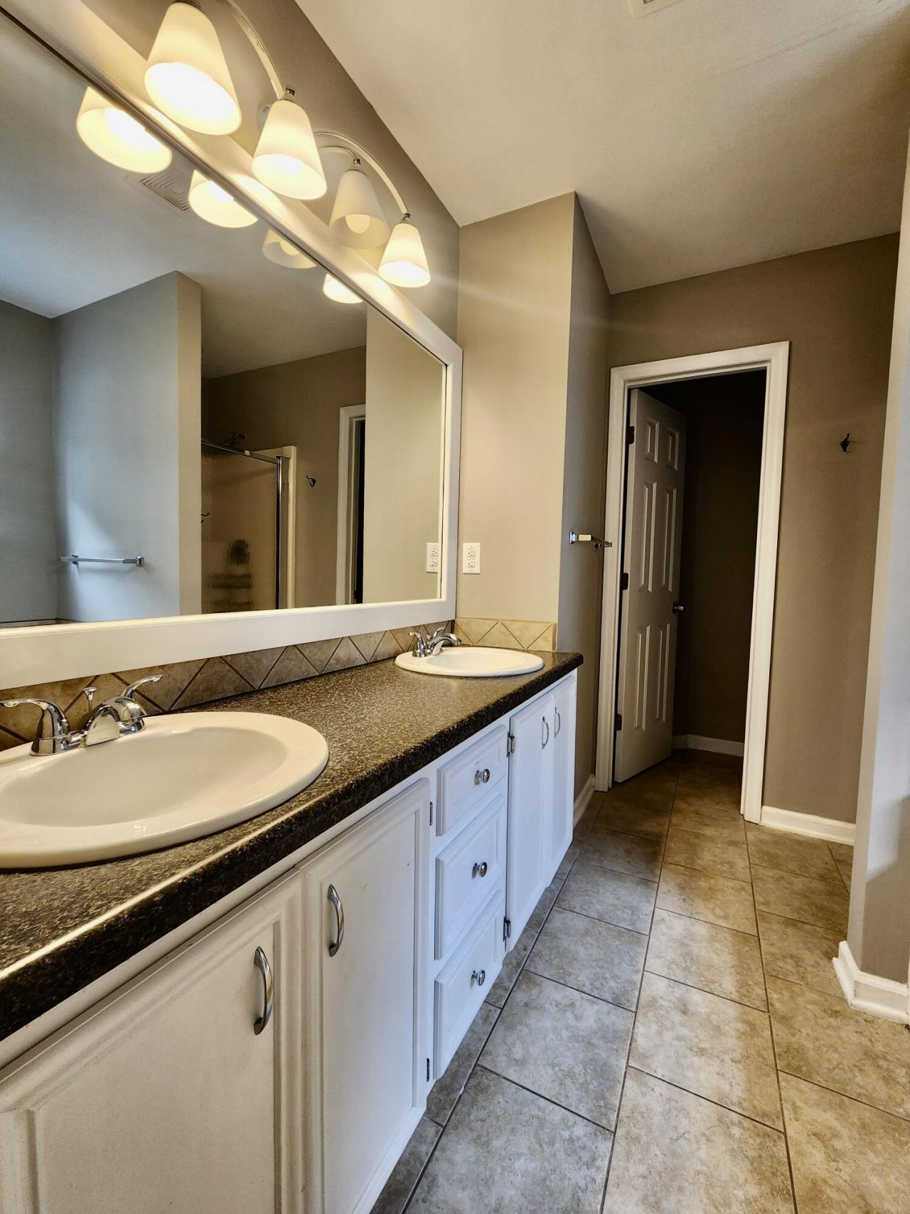 1914 Cedar Petal Lane Photo 10