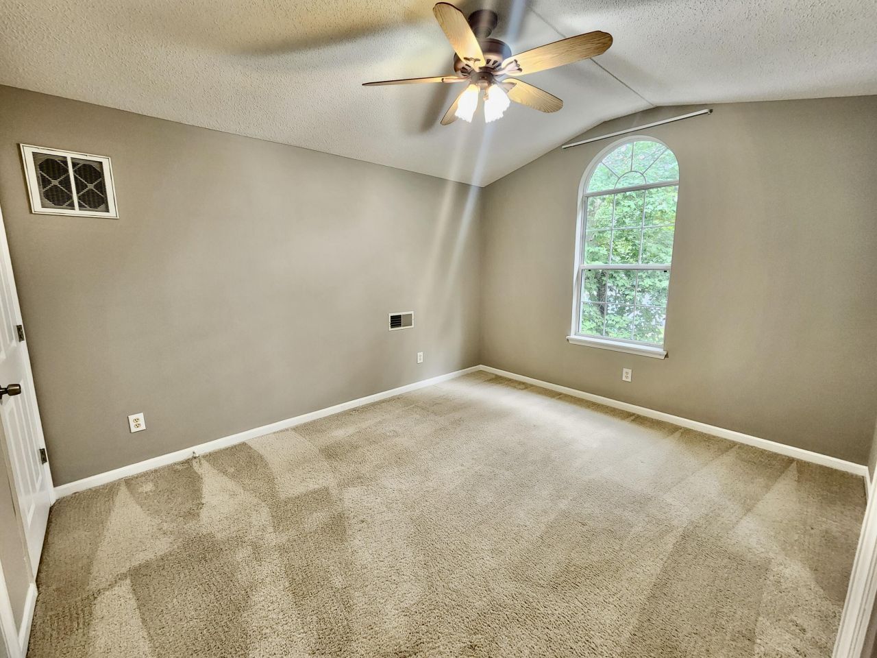 1914 Cedar Petal Lane Photo 14