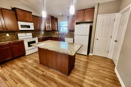 1914 Cedar Petal Lane photo 4