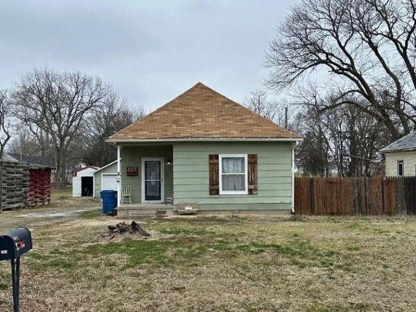 205 E Maple Street, Liberal, MO 64762