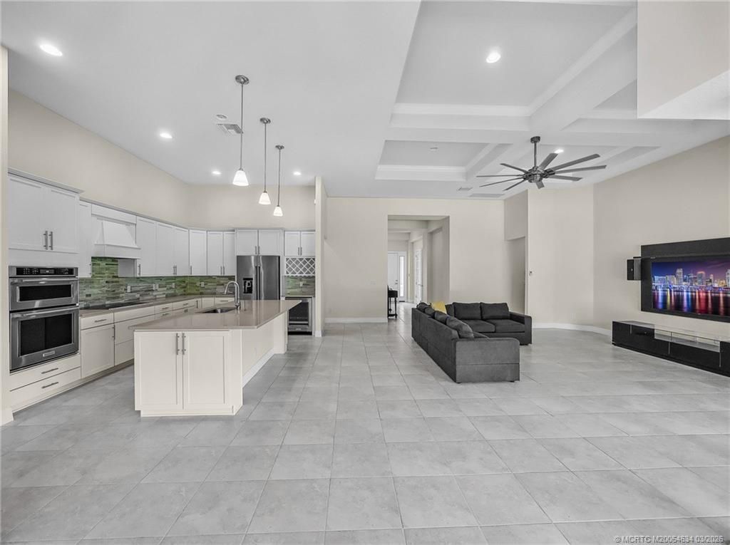 724 SW Sea Green Street, Palm City, FL 34990 Photo