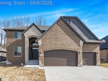 50766 Mistwood Drive, Macomb Twp, MI 48042
