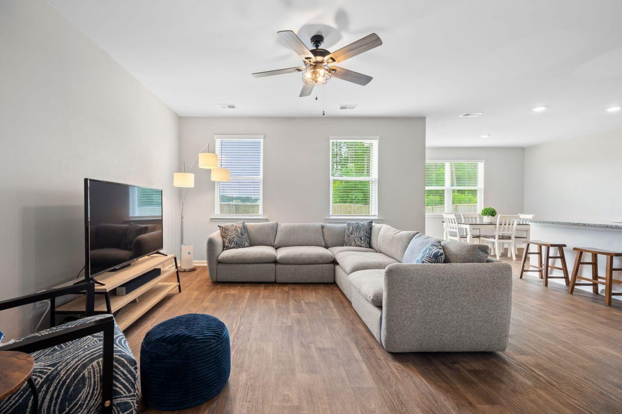 141 Sweet Cherry Lane Photo 8