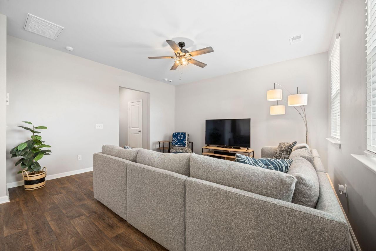 141 Sweet Cherry Lane Photo 9