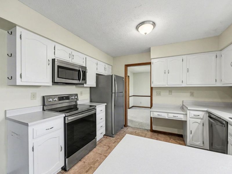 1111 Raintree Drive, Miami Twp, OH 45150 Photo 13