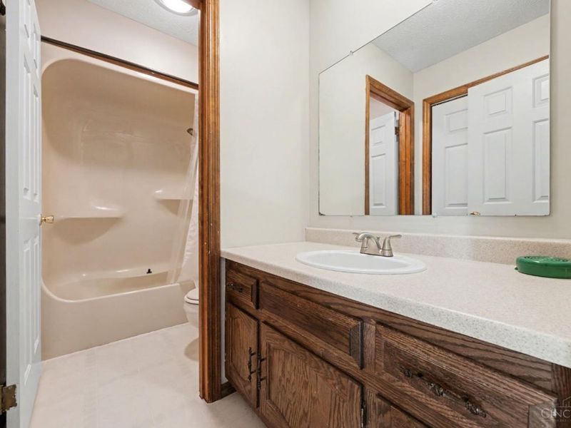 1111 Raintree Drive, Miami Twp, OH 45150 Photo 22