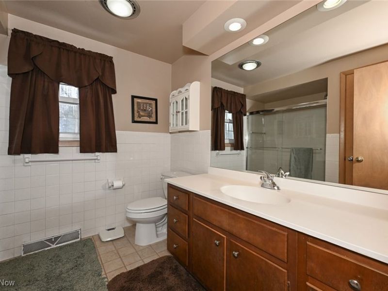 30875 Cannon Road, Solon, OH 44139 Photo 34