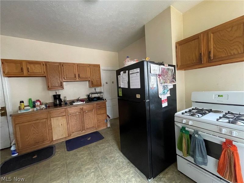 9300 Madison Avenue, Cleveland, OH 44102 Photo 16