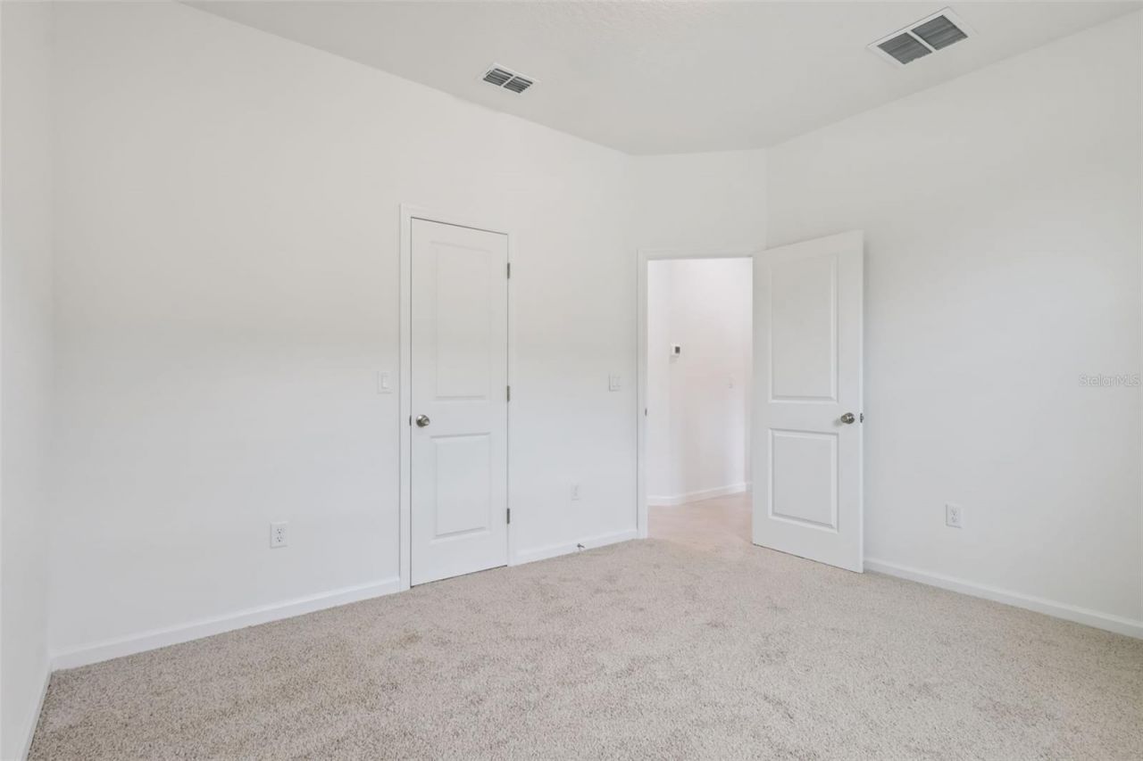 3772 Watercliff Circle, Grand Island, FL 32735 Photo