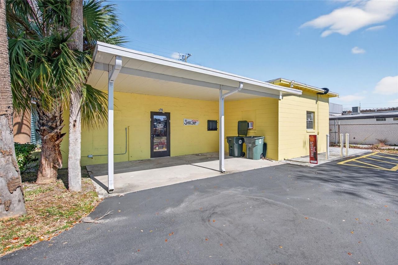 517 W International Speedway Boulevard, Daytona Beach, FL 32114 Photo