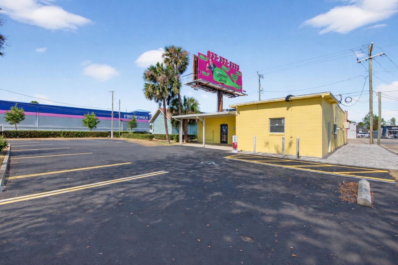 517 W International Speedway Boulevard, Daytona Beach, FL 32114 Photo