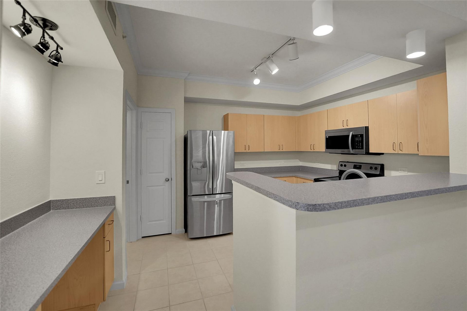 533 NE 3rd Ave, Unit 531, Fort Lauderdale, FL 33301 Photo