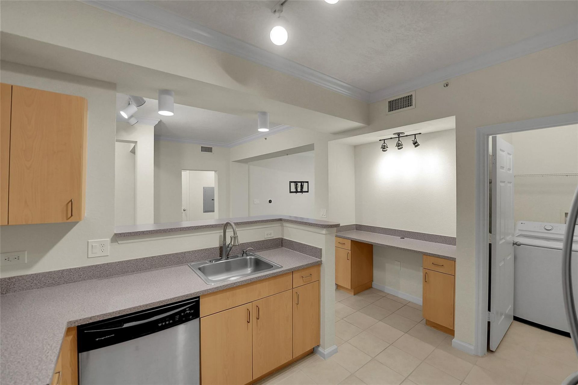 533 NE 3rd Ave, Unit 531, Fort Lauderdale, FL 33301 Photo