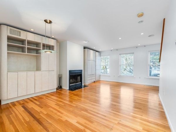 100 Anderer Ln, Unit 2, Boston, MA 02132