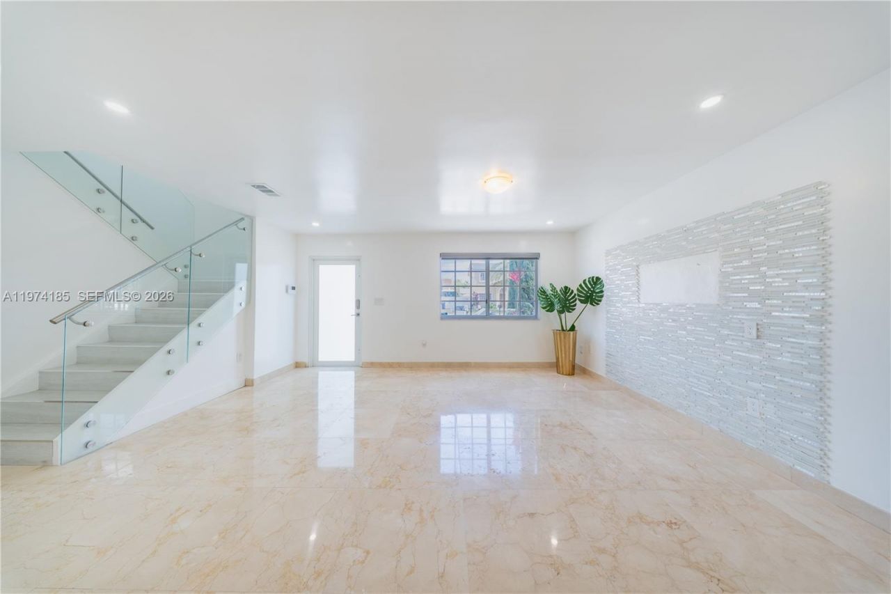 18004 SW 154th Ave , Miami, FL 33187 Photo