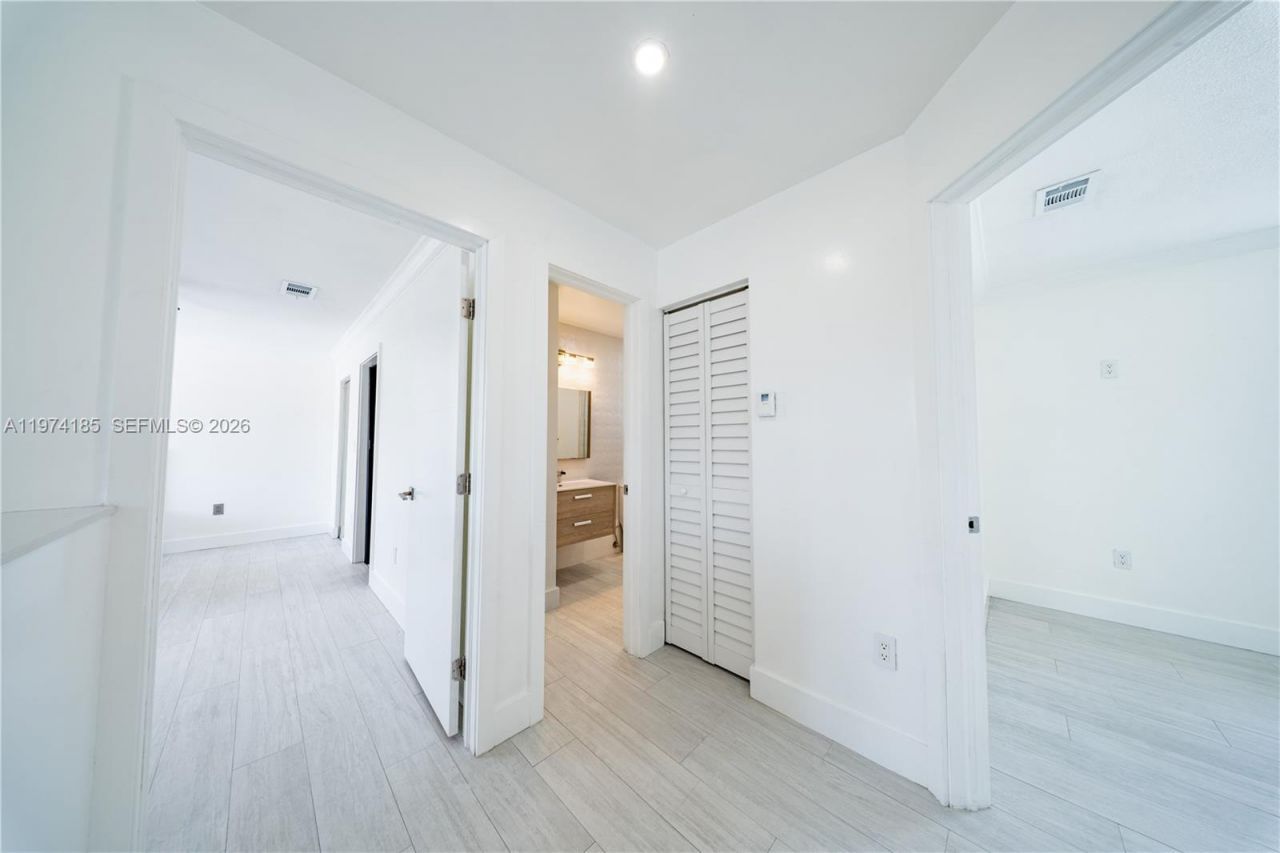 18004 SW 154th Ave , Miami, FL 33187 Photo