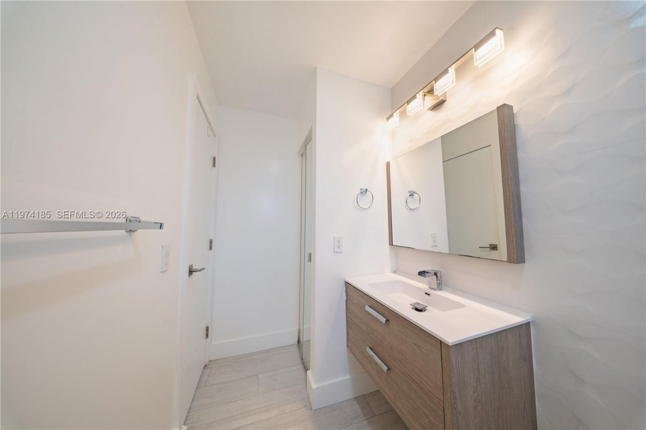 18004 SW 154th Ave , Miami, FL 33187 Photo