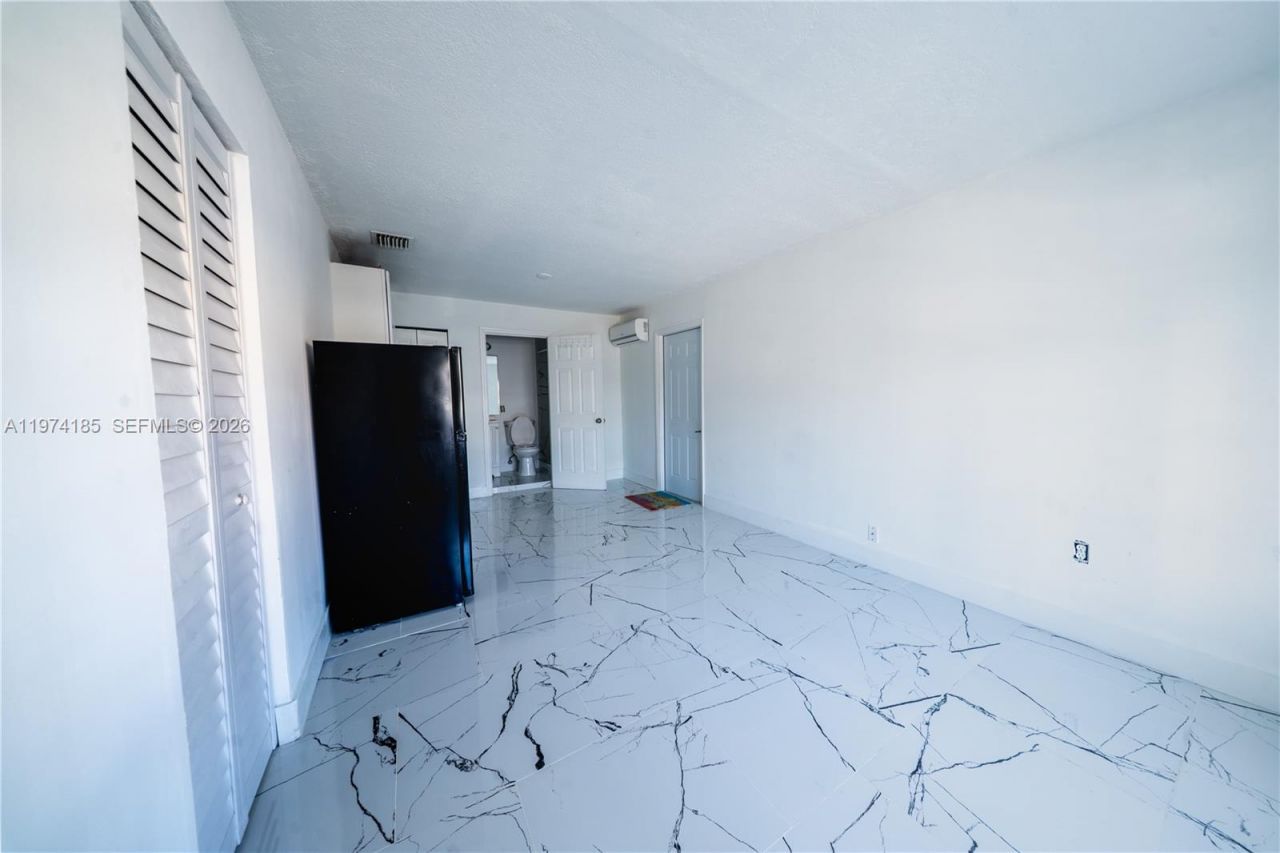 18004 SW 154th Ave , Miami, FL 33187 Photo