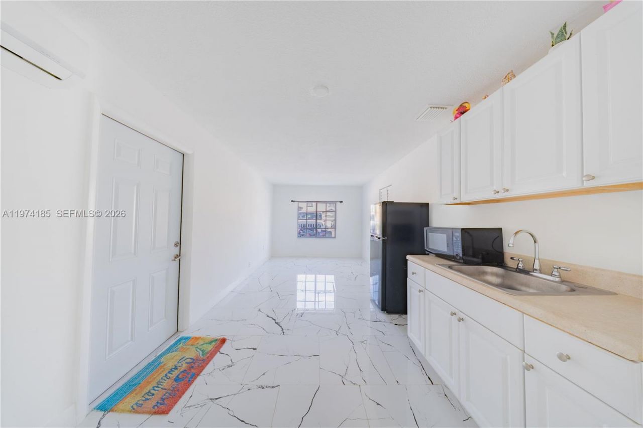 18004 SW 154th Ave , Miami, FL 33187 Photo