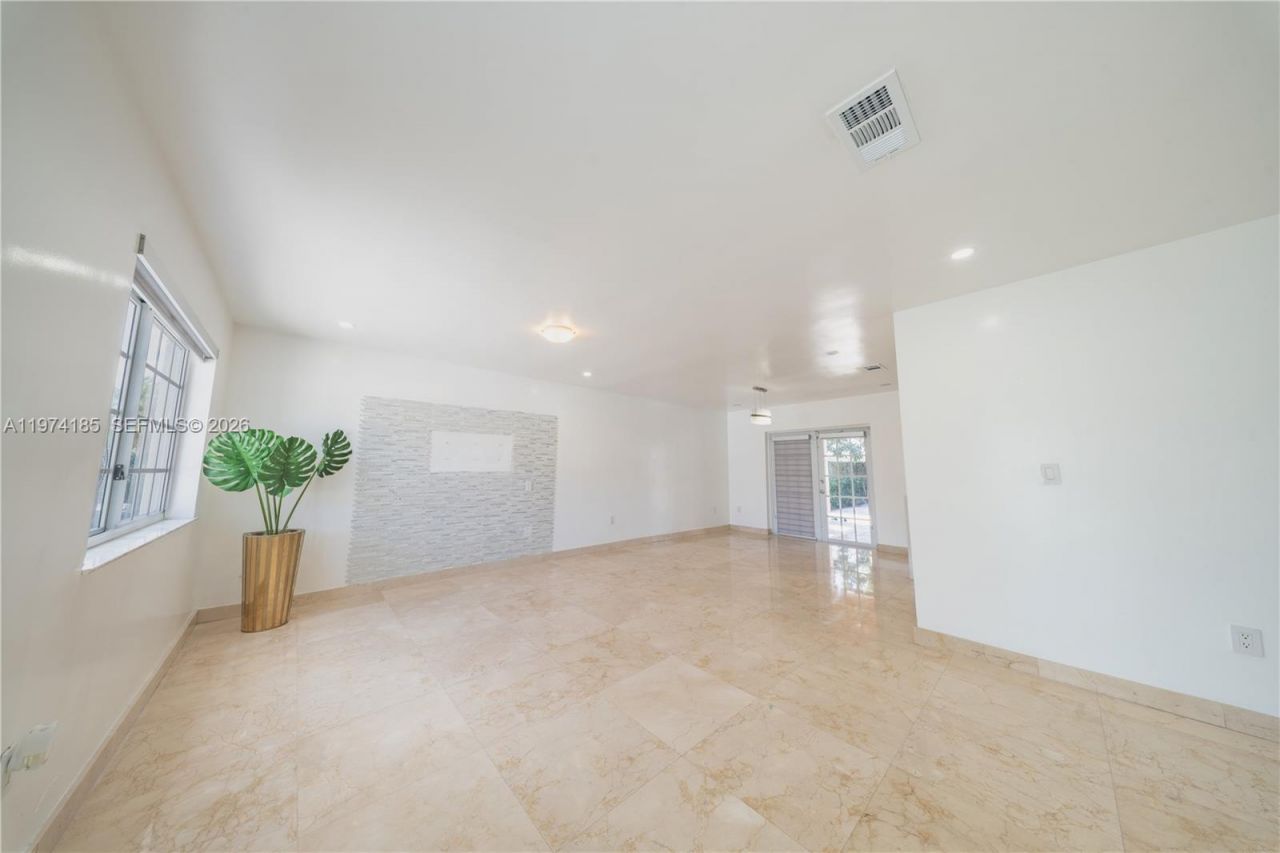 18004 SW 154th Ave , Miami, FL 33187 Photo