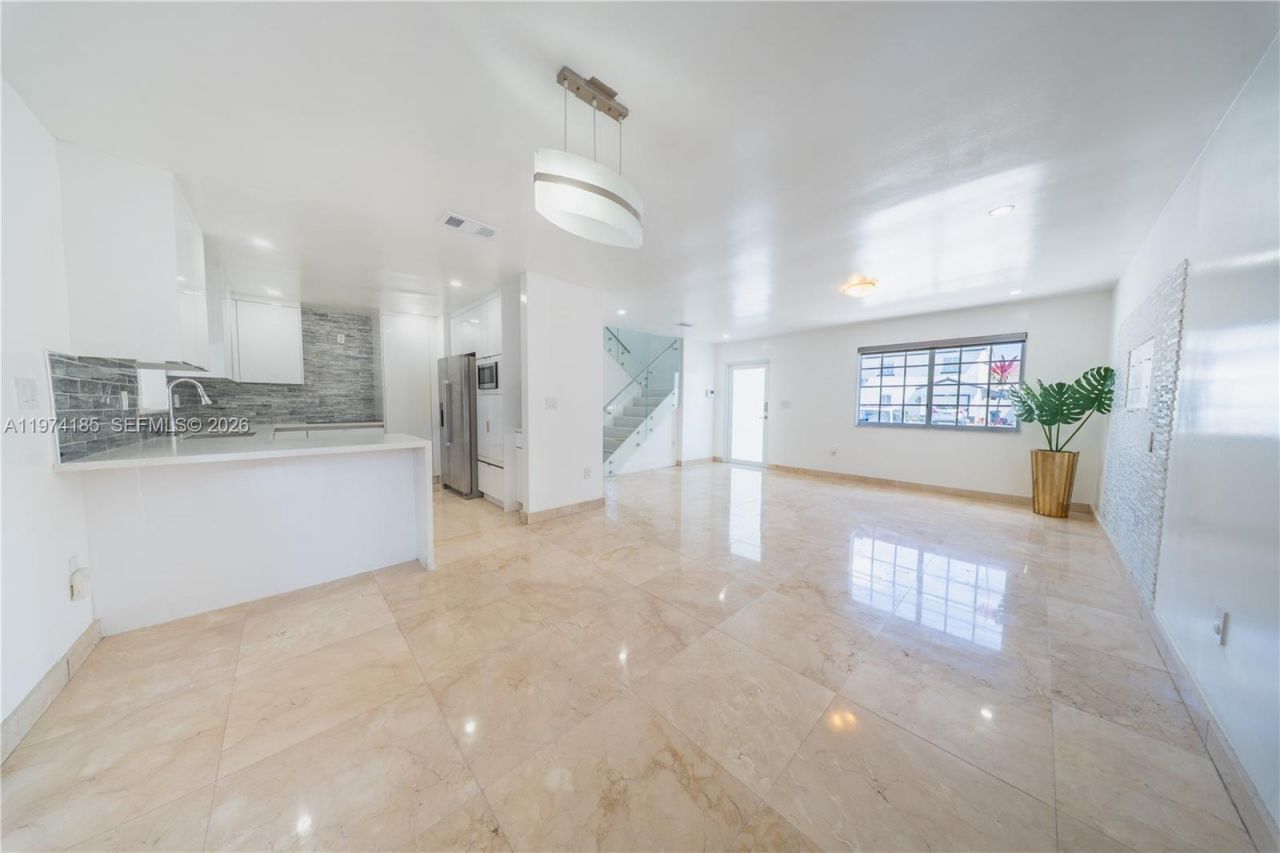 18004 SW 154th Ave , Miami, FL 33187 Photo