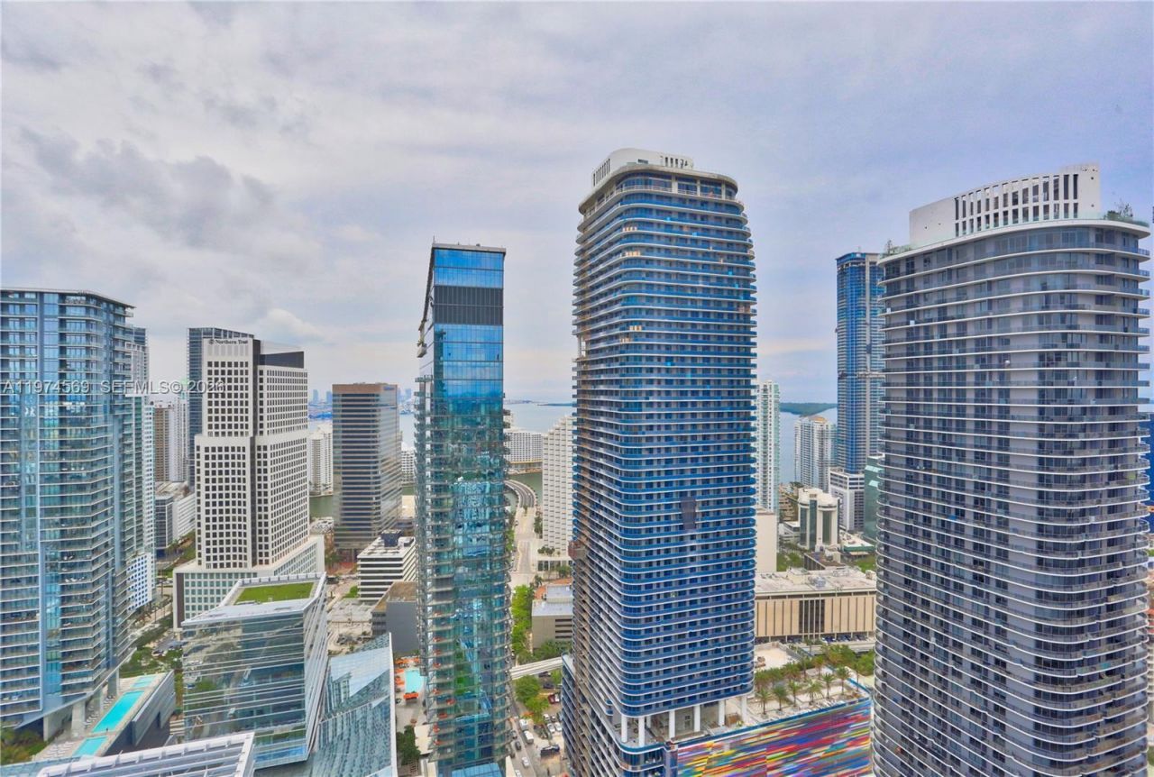 88 SW 7th St , Unit 3805, Miami, FL 33130 Photo