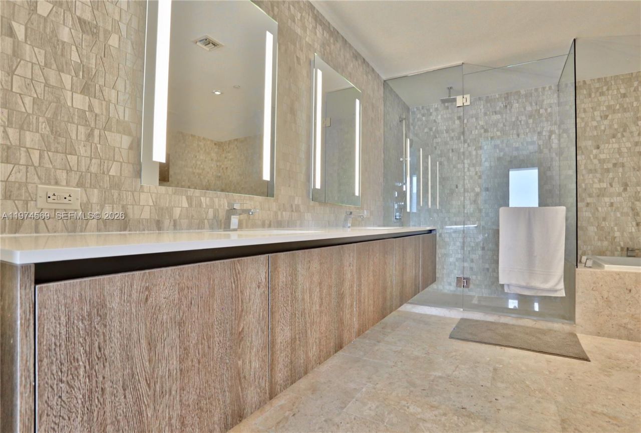 88 SW 7th St , Unit 3805, Miami, FL 33130 Photo